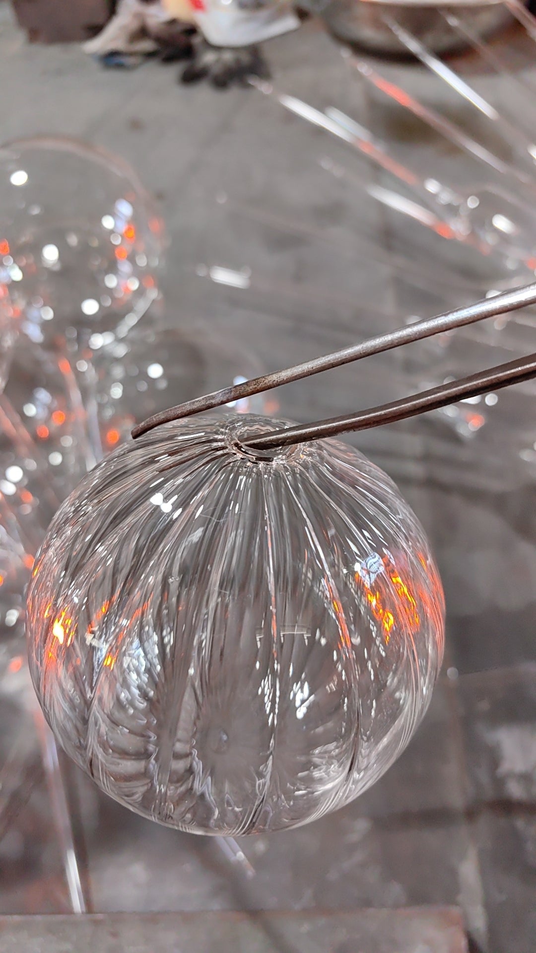  Ribbed Swirled Clear Globe